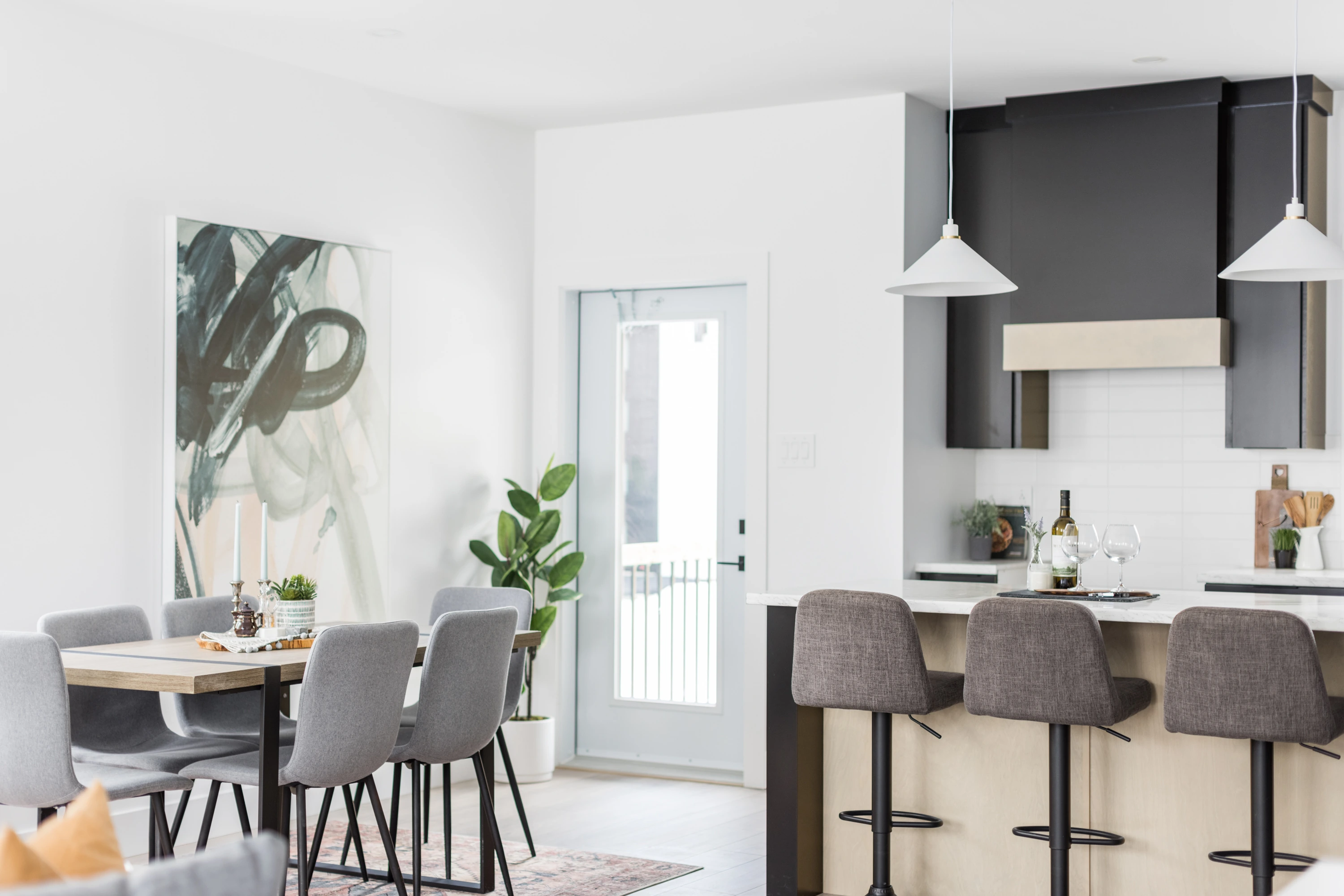 The East Coast — Kitchen and dining layout