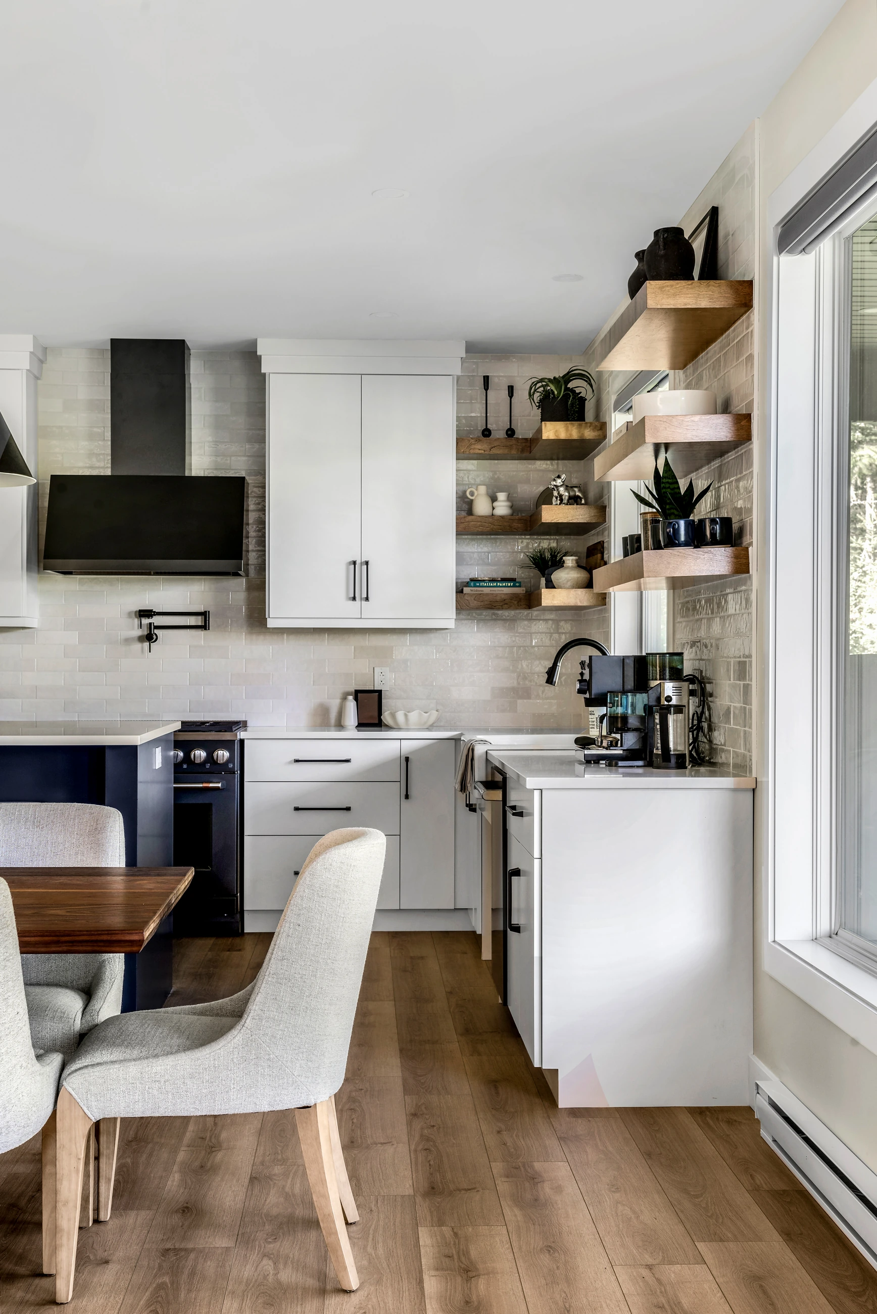 The Puffin — Kitchen and dining spaces